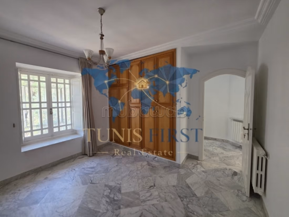 A vendre magnifique Villa à cité les pins