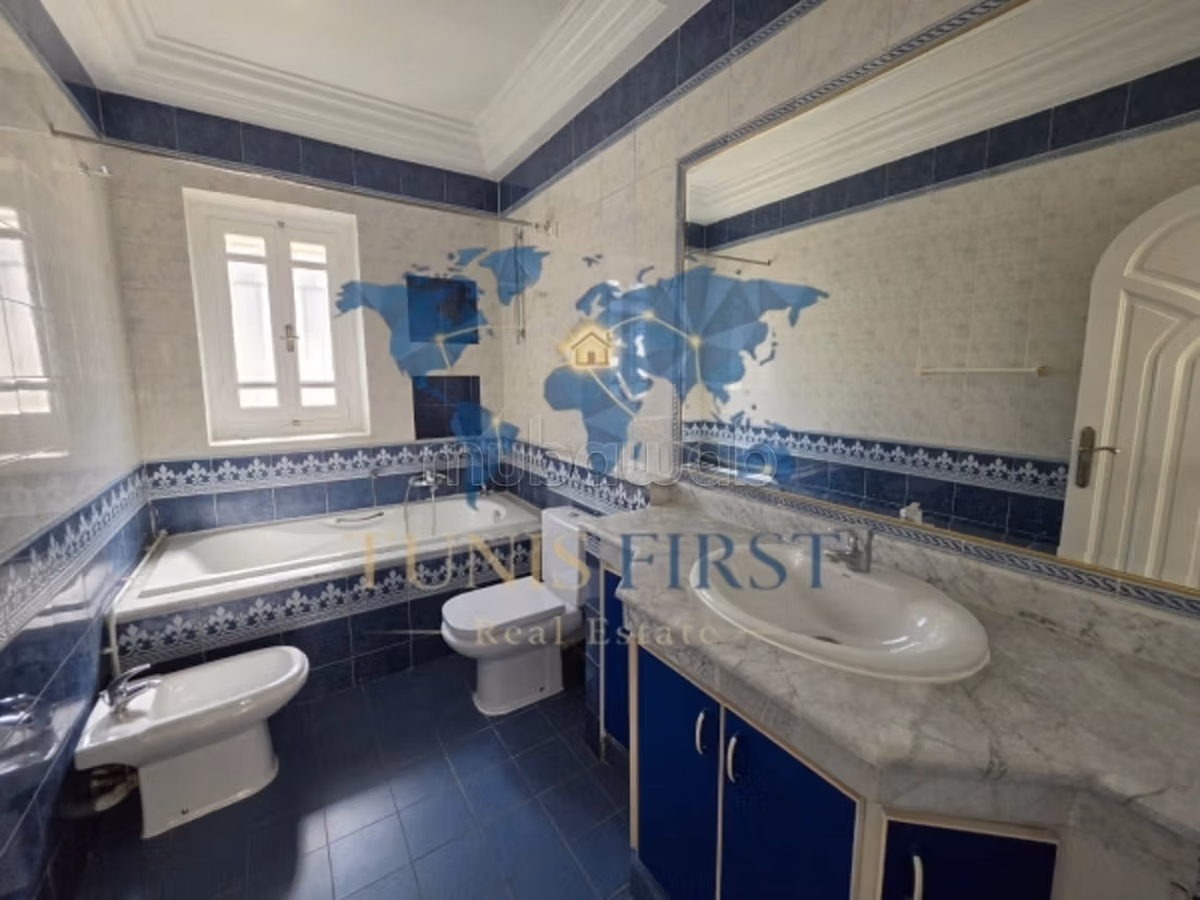 A vendre magnifique Villa à cité les pins