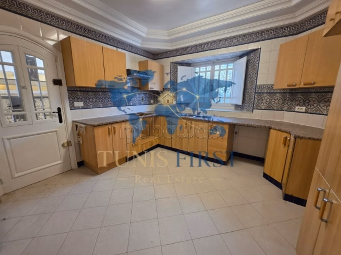 A vendre magnifique Villa à cité les pins
