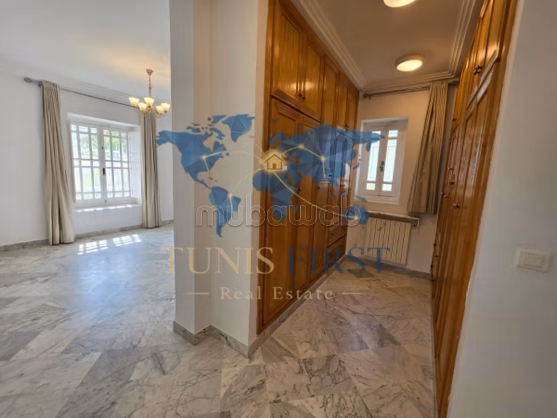 A vendre magnifique Villa à cité les pins