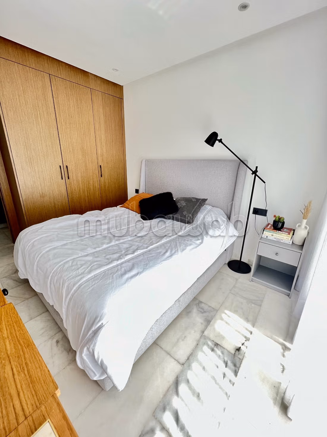 Chic and bright apartment never rented