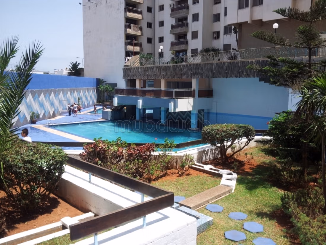 Appartement en vente à Maârif Extension. 
2 chambres. 
Meublé