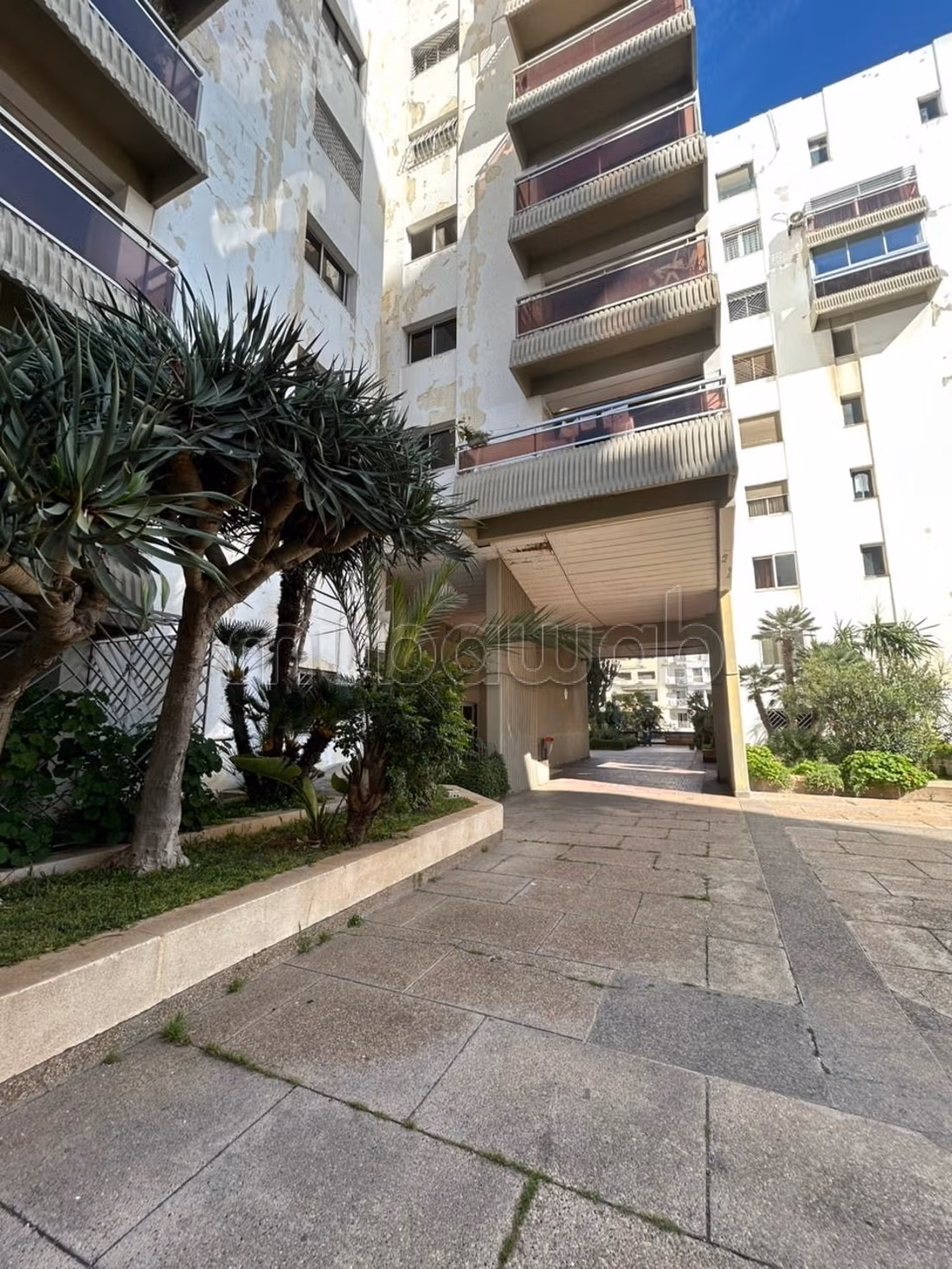 Appartement en vente à Maârif Extension. 
2 chambres. 
Meublé — 4