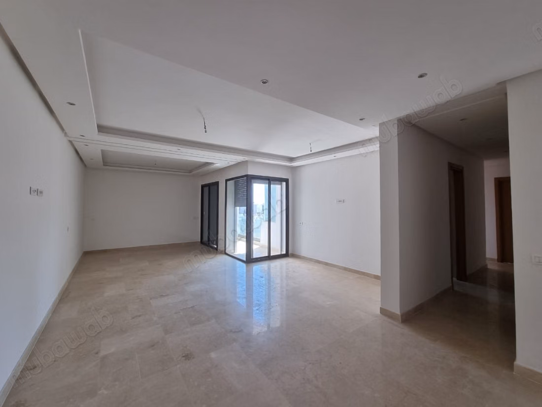 Appartement vide á louer à Hay riad