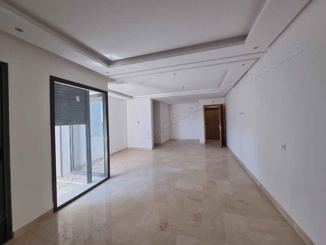 Appartement vide á louer à Hay riad