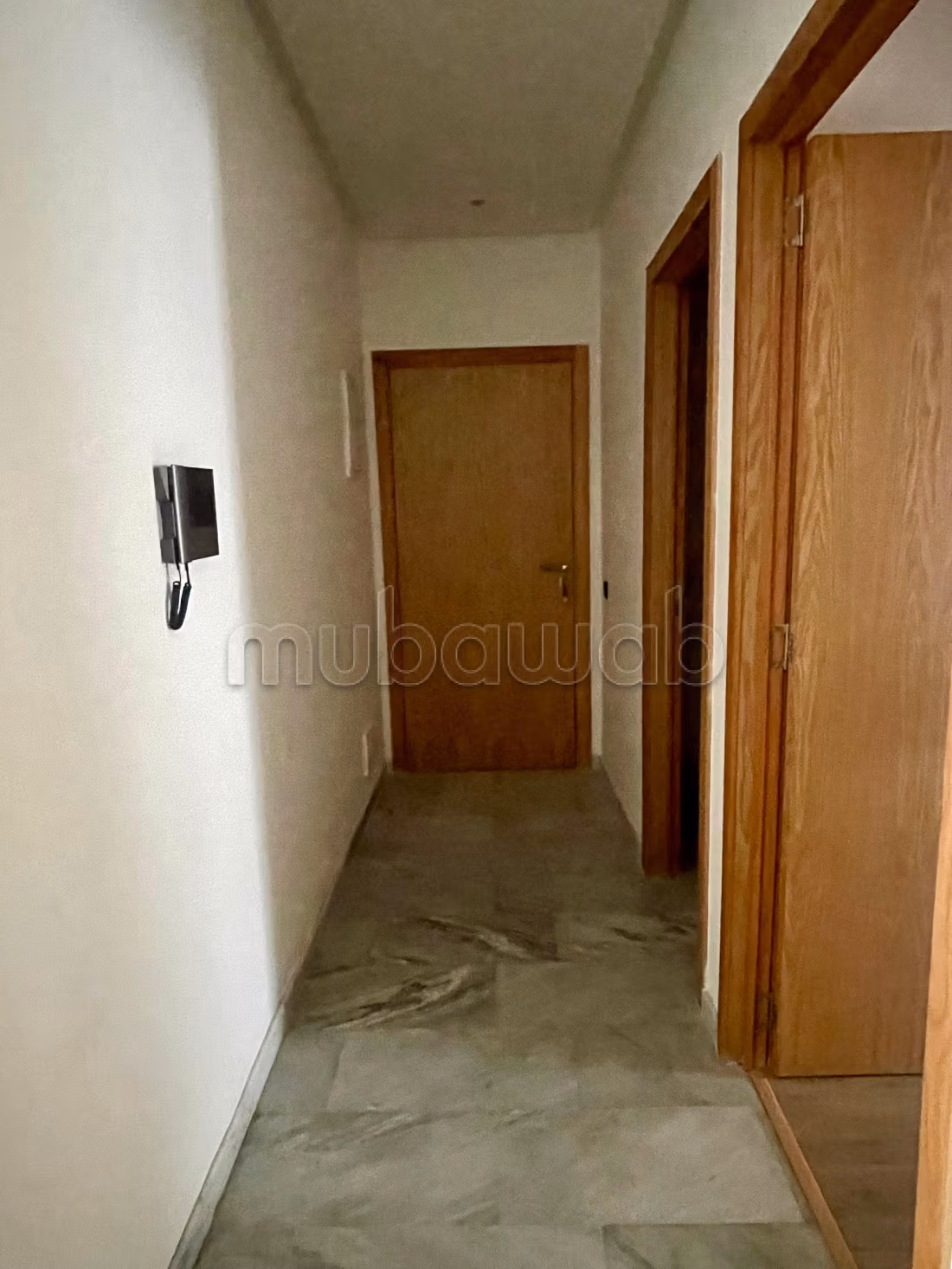 Bel appartement en location à Riviera. Surface totale 90 m². Bien meublé — 5