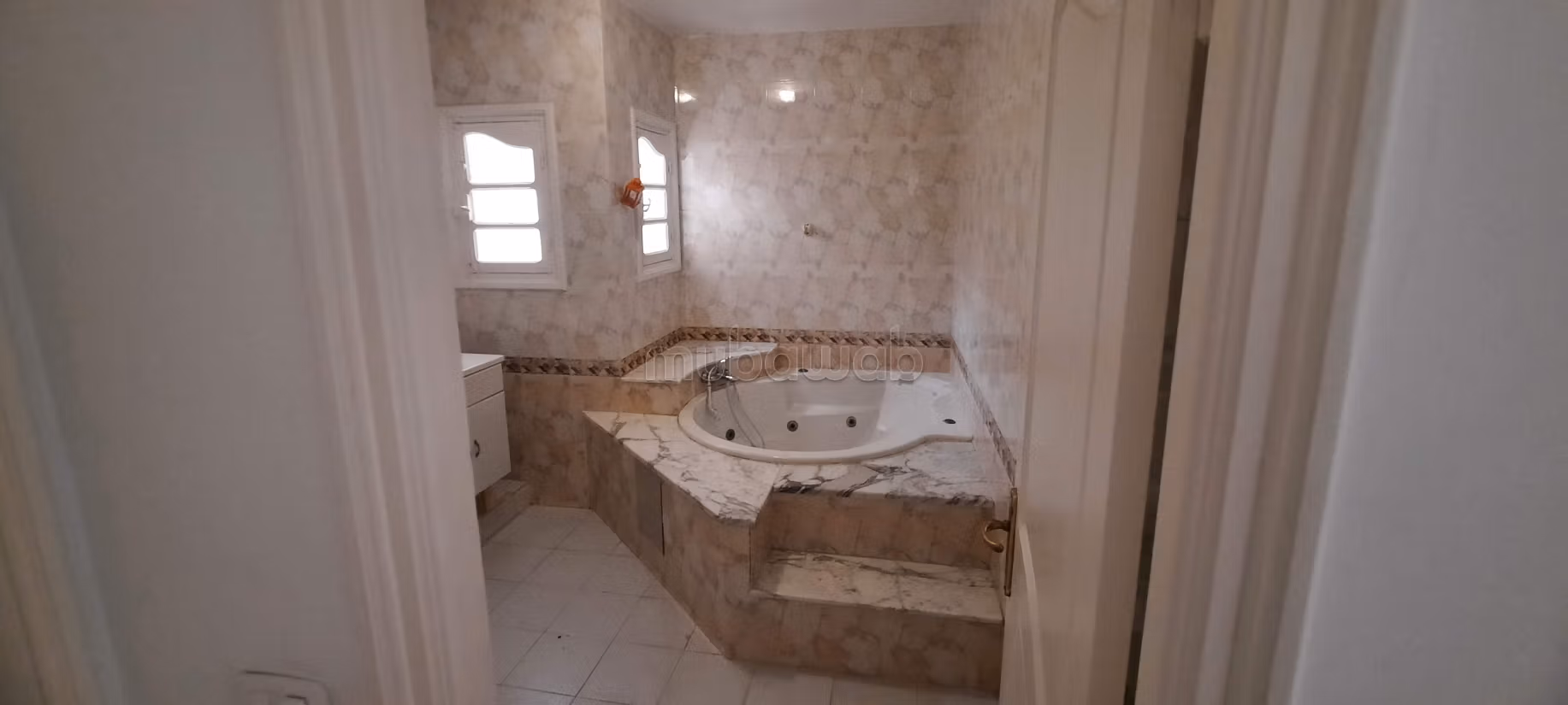 L. Etage villa entrée indépendante quartier rené d