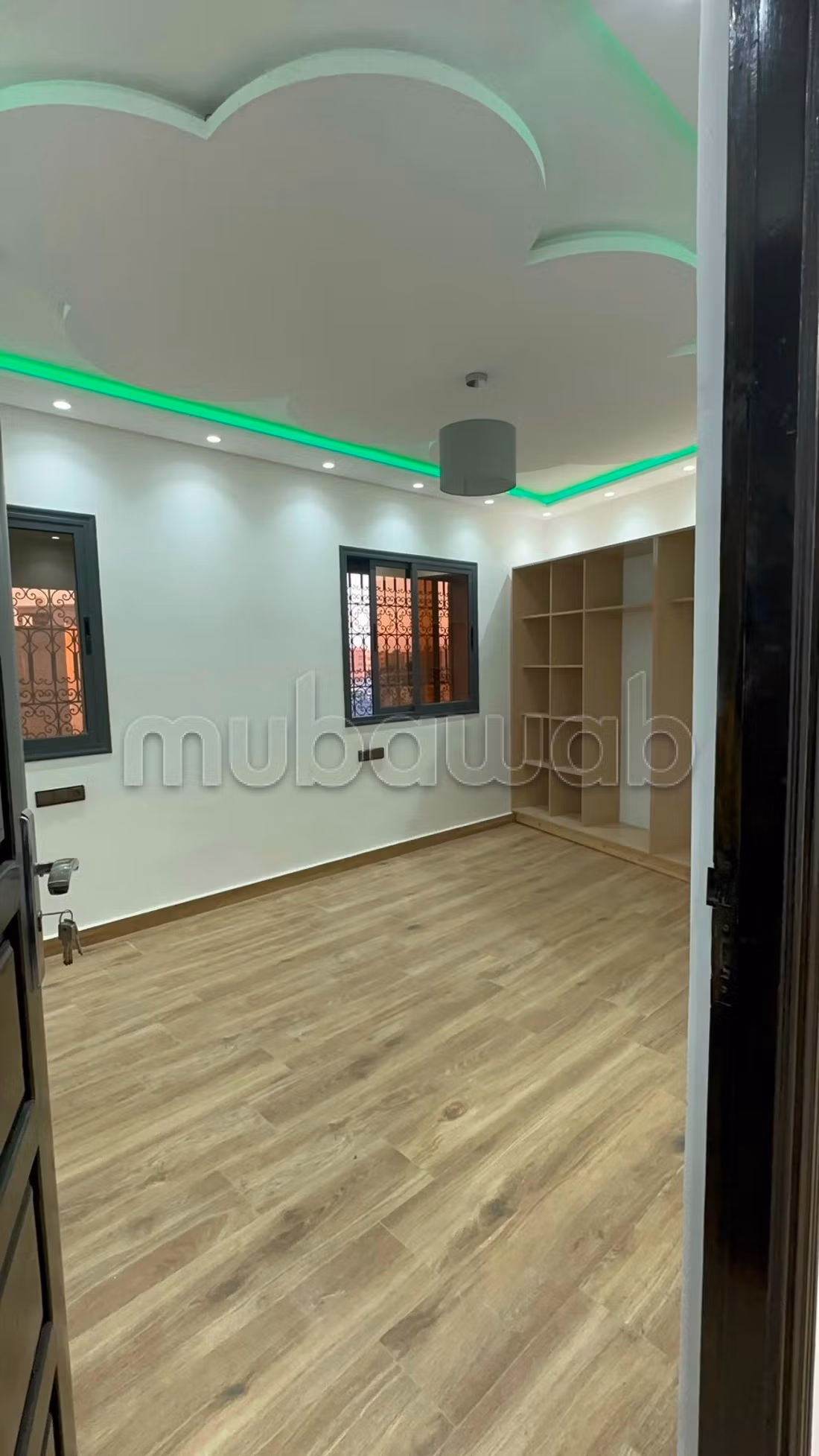 Maison magnifique à vendre à Al-Mahamid. 6 pièces excellentes. Cuisine bien équipée