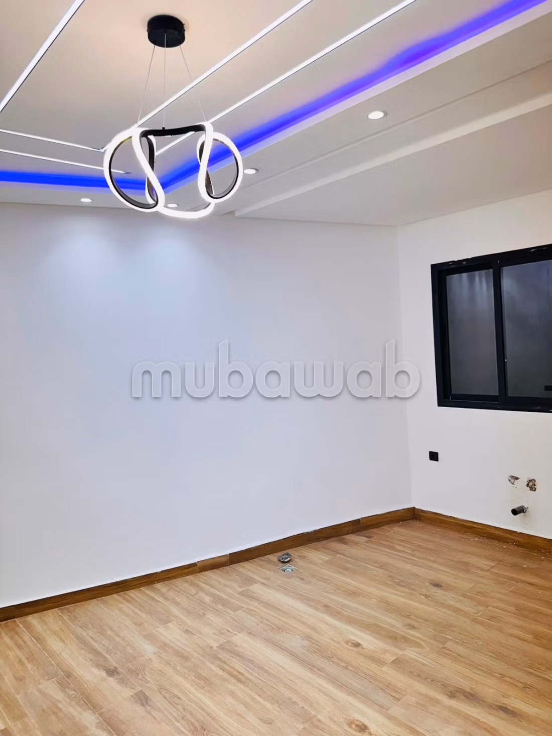 Maison magnifique à vendre à Al-Mahamid. 6 pièces excellentes. Cuisine bien équipée