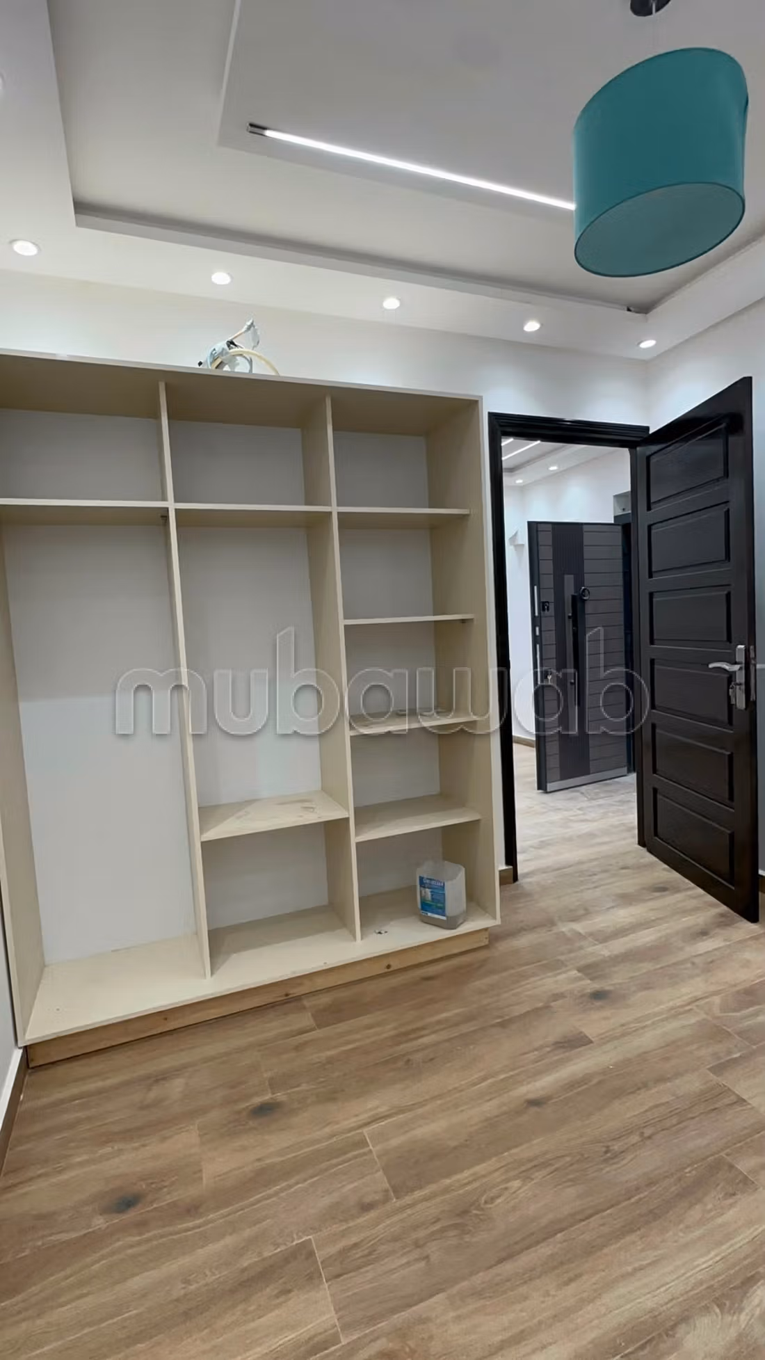 Maison magnifique à vendre à Al-Mahamid. 6 pièces excellentes. Cuisine bien équipée