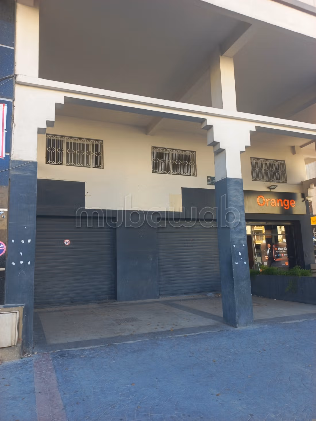Magasin à louer sur la rue Al-Quds Al-Majd, devant le commissariat d'Al-Aouama, 120 m