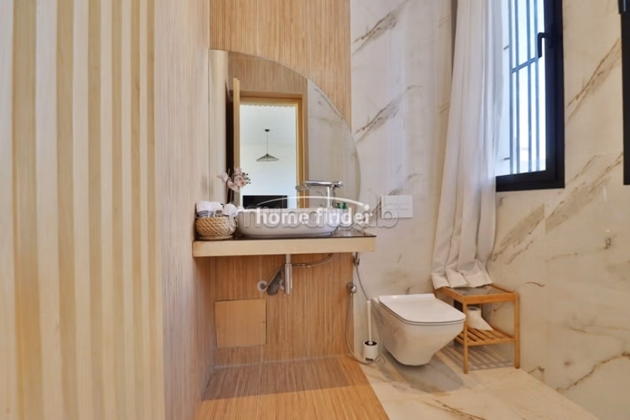 Villa semi meublée à louer sur Dar Bouazza 
220 m²