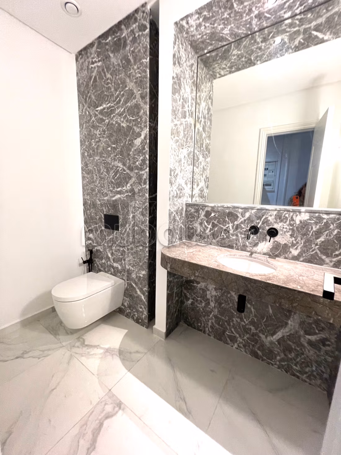 Très bel appartement collé à Leon africain