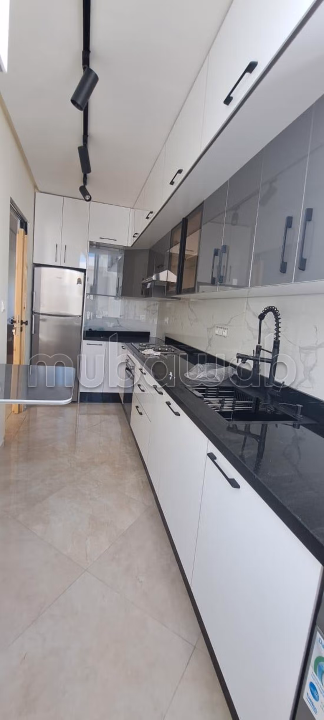 Apartment for sale in Sidi Rahal Chatai. 3 comfortable rooms. Satellite dish, secure residence
