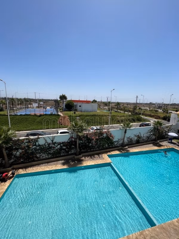 Appartement en vente à Sidi Rahal Chatai. 3 pièces confortables. Antenne parabolique, résidence sécurisée