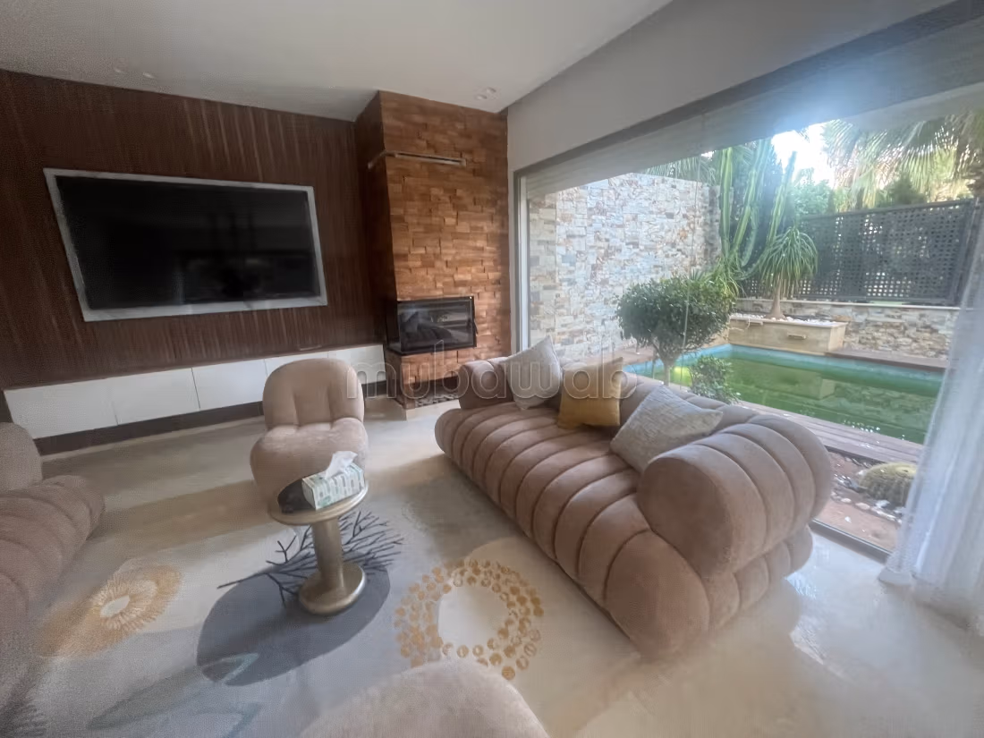 À 8 min du morocco, vente villa de 360 m2 avec piscine, dans résidence gardée et sécurisée