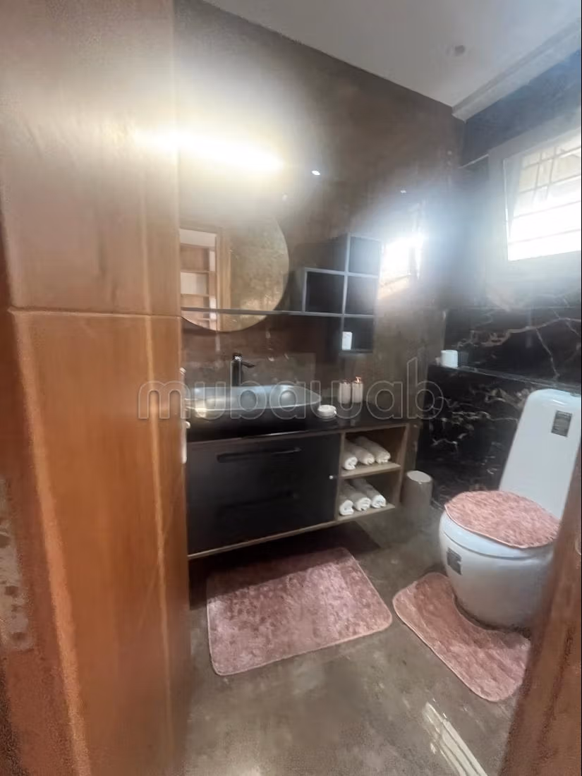 À 8 min du morocco, vente villa de 360 m2 avec piscine, dans résidence gardée et sécurisée