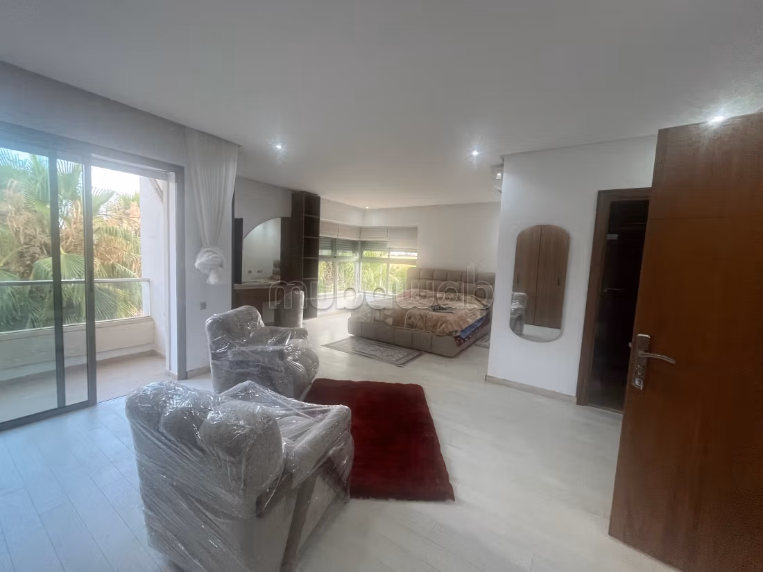 À 8 min du morocco, vente villa de 360 m2 avec piscine, dans résidence gardée et sécurisée