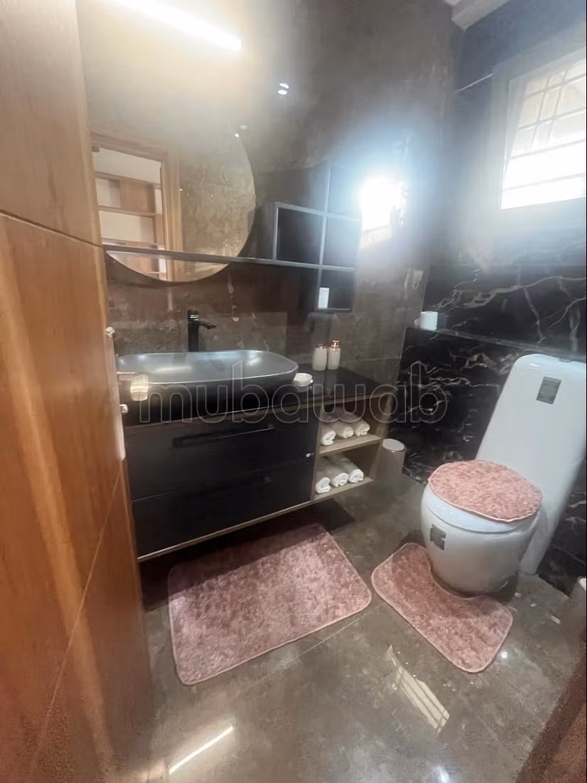 À 8 min du morocco, vente villa de 360 m2 avec piscine, dans résidence gardée et sécurisée