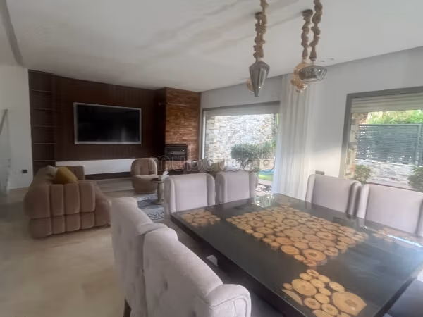 8 minutes from Morocco, for sale villa of 360 m2 with pool, in a gated and secure residence
