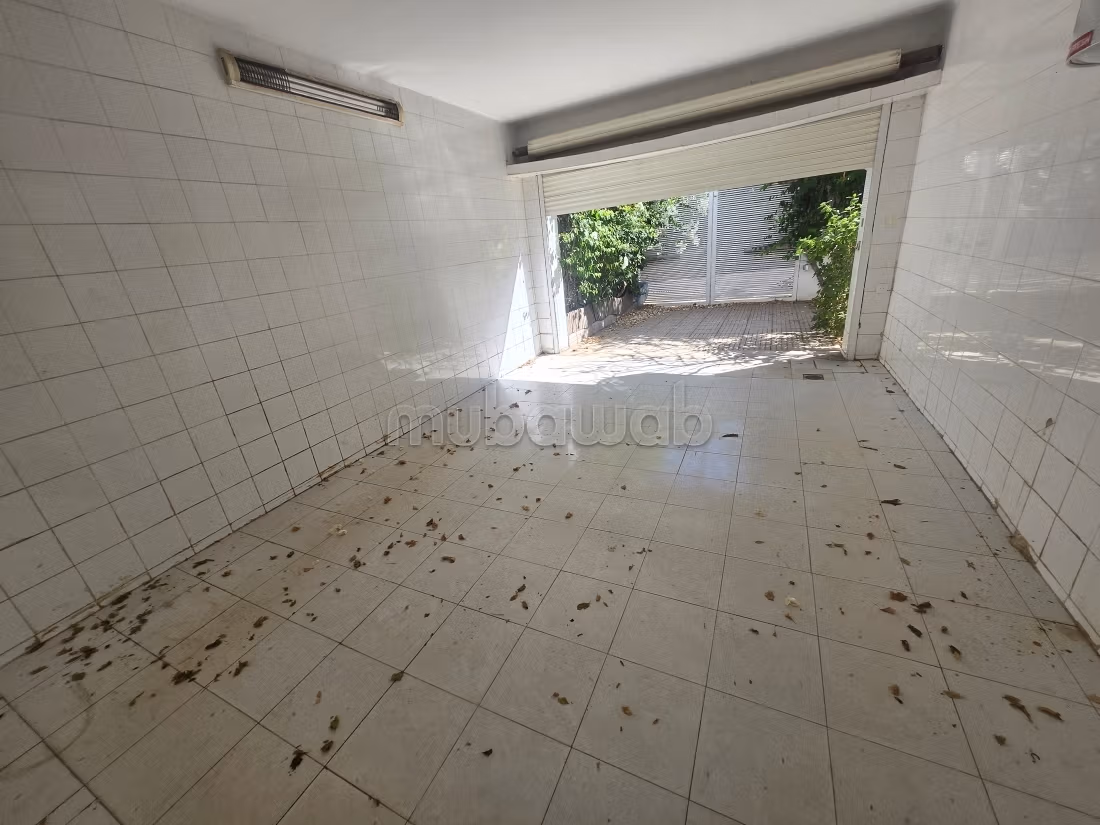 Luxury house for rent in Ain Diab. 3 comfortable bedrooms. All comforts with swimming pool and fireplace