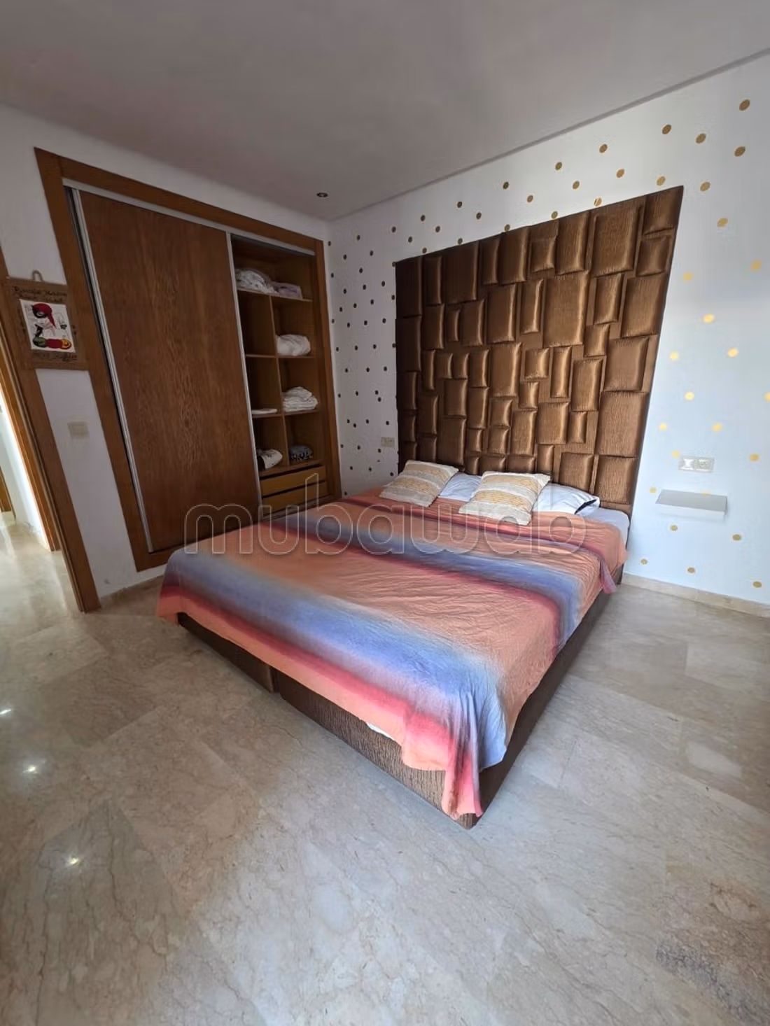 Location saisonnière à Dar Bouazza. 
Surface de 90 m². 
Vue imprenable sur la mer, double vitrage