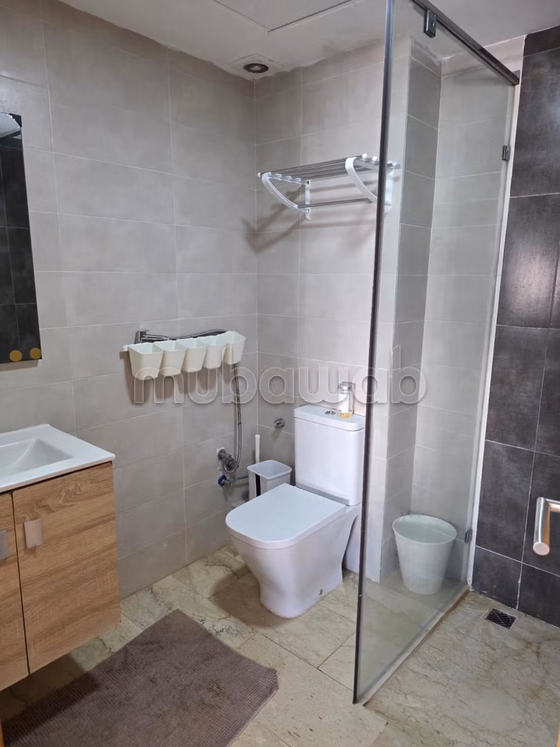 Location saisonnière à Dar Bouazza. 
Surface de 90 m². 
Vue imprenable sur la mer, double vitrage