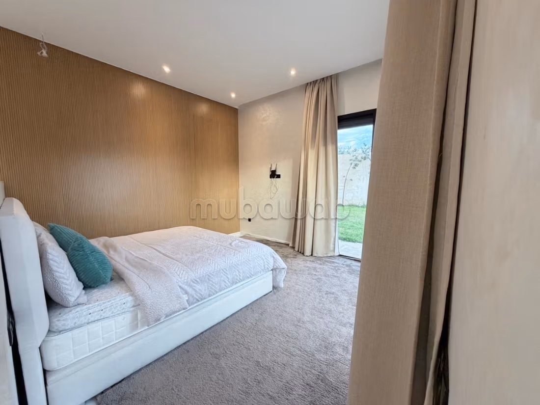 Eleganza & comfort: superba villa in vendita arredata con piscina e giardino