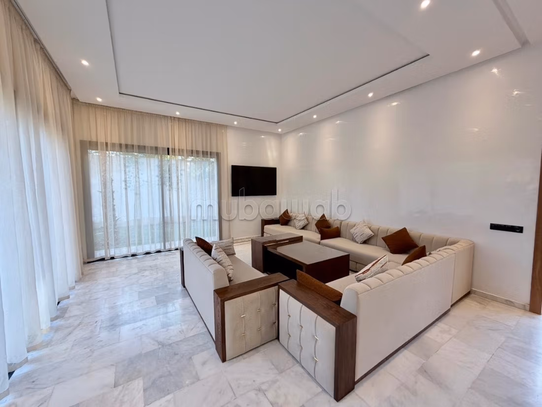 Eleganza & comfort: superba villa in vendita arredata con piscina e giardino