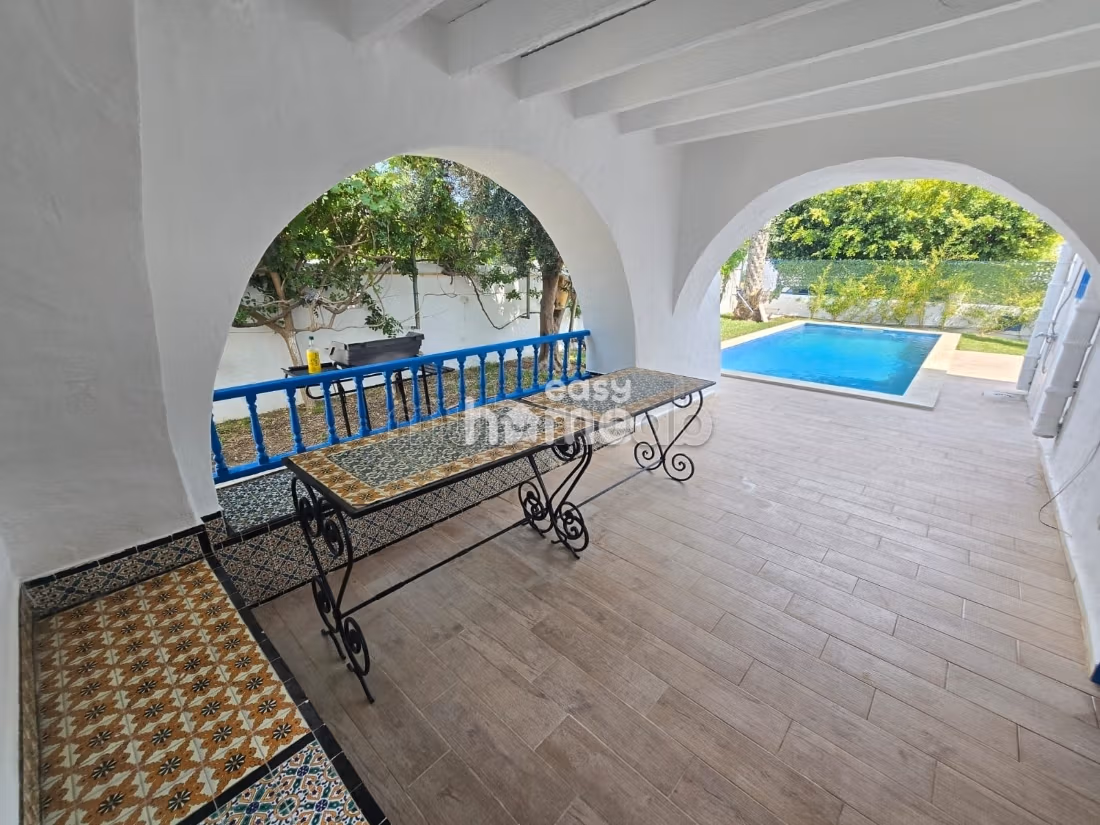 Villa s4 de 350m² avec piscine à Hammamet Nord