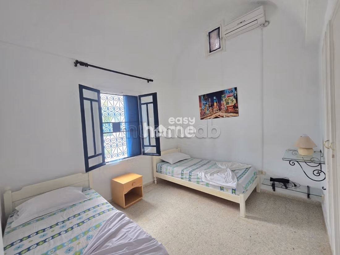 Villa s4 de 350m² avec piscine à Hammamet Nord