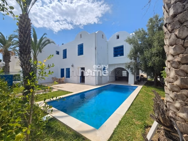 Villa s4 of 350m² with pool in Hammamet North