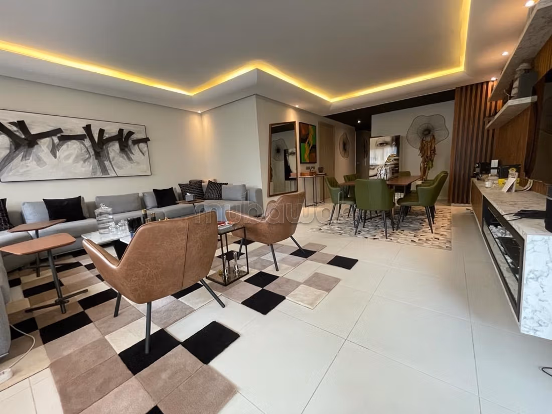 Louez cet appartement à Racine. 3 chambres agréables. Bien meublé — 3
