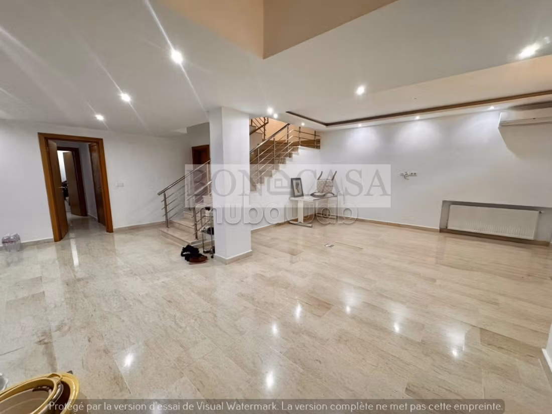 Villa S4 vuota/mobiliata giardino in affitto a Gammarth