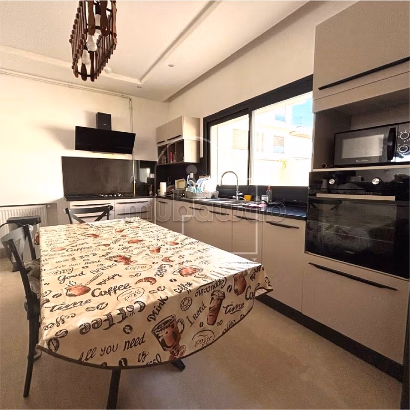 In affitto una villa vuota a Gammarth zona turistica