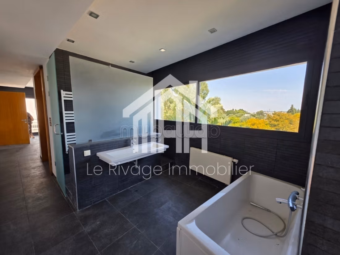 A LOUER une villa s4 à cité les pins