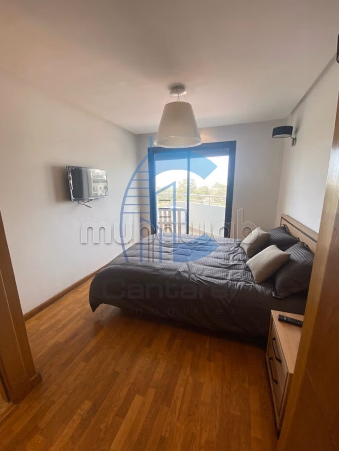 Location apartment palm tree