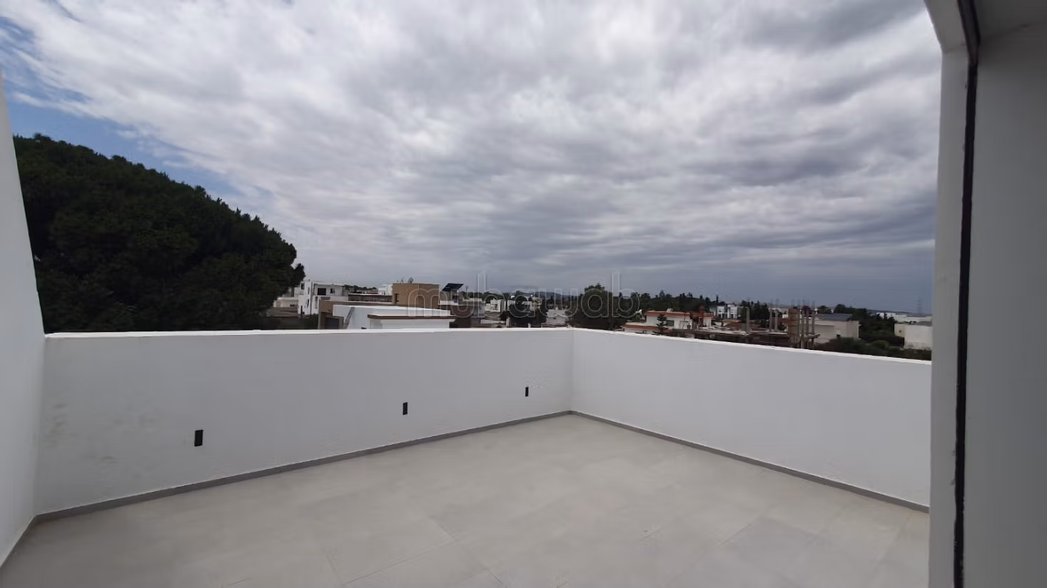 In Vendita - Triplex di lusso a La Soukra