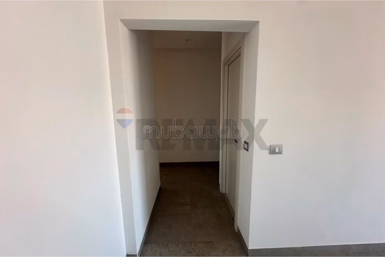 For Sale S3 Apartment in Jardins de Carthage