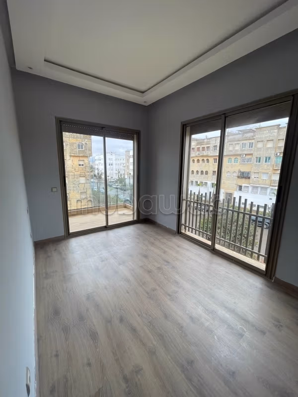 Apartamento de 3 habitaciones en alquiler - California