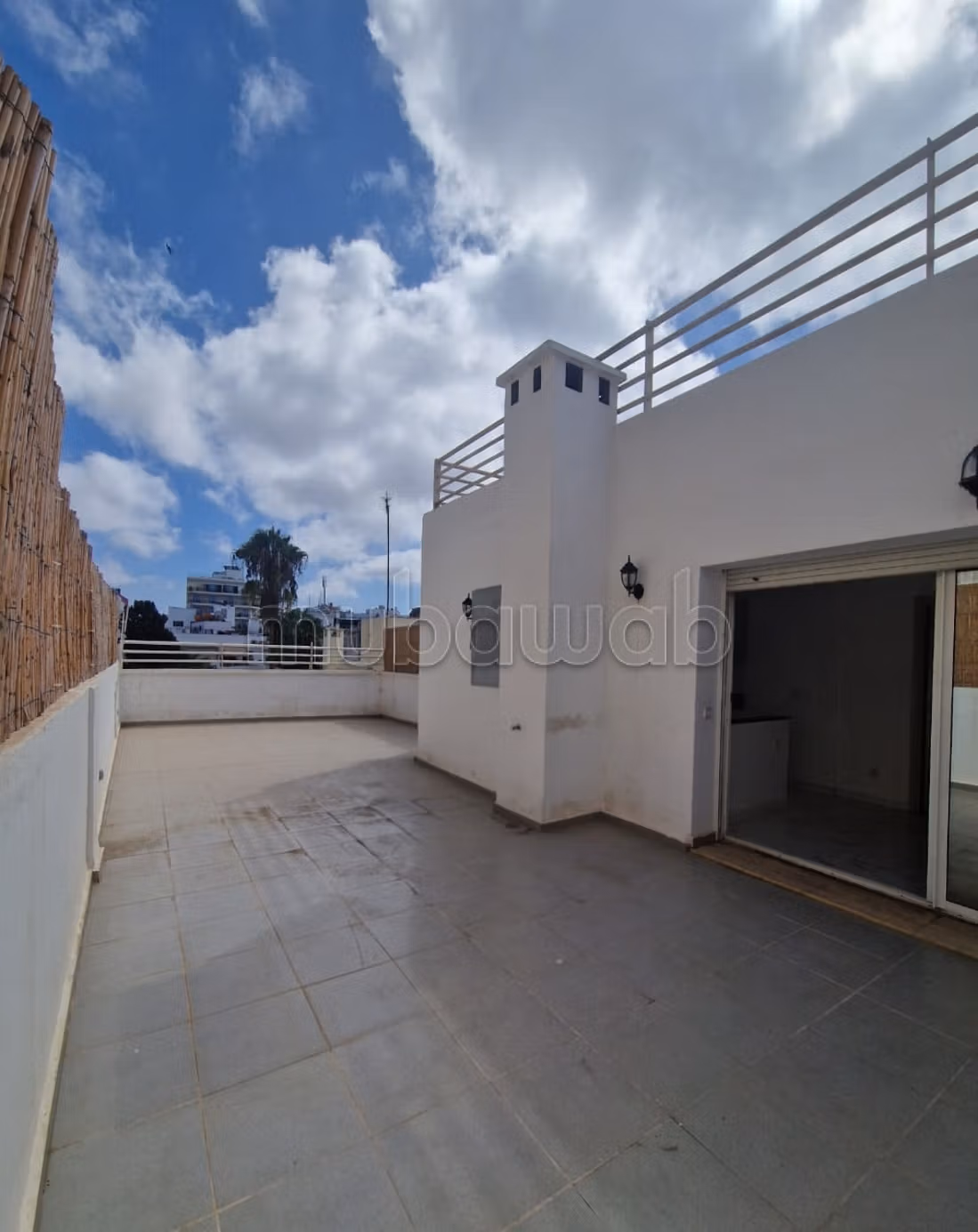 Louez cet appartement à Gauthier.
4 pièces confortables.
Parking et terrasse