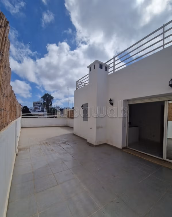 Affitta questo appartamento a Gauthier. 4 camere confortevoli. Parcheggio e terrazza