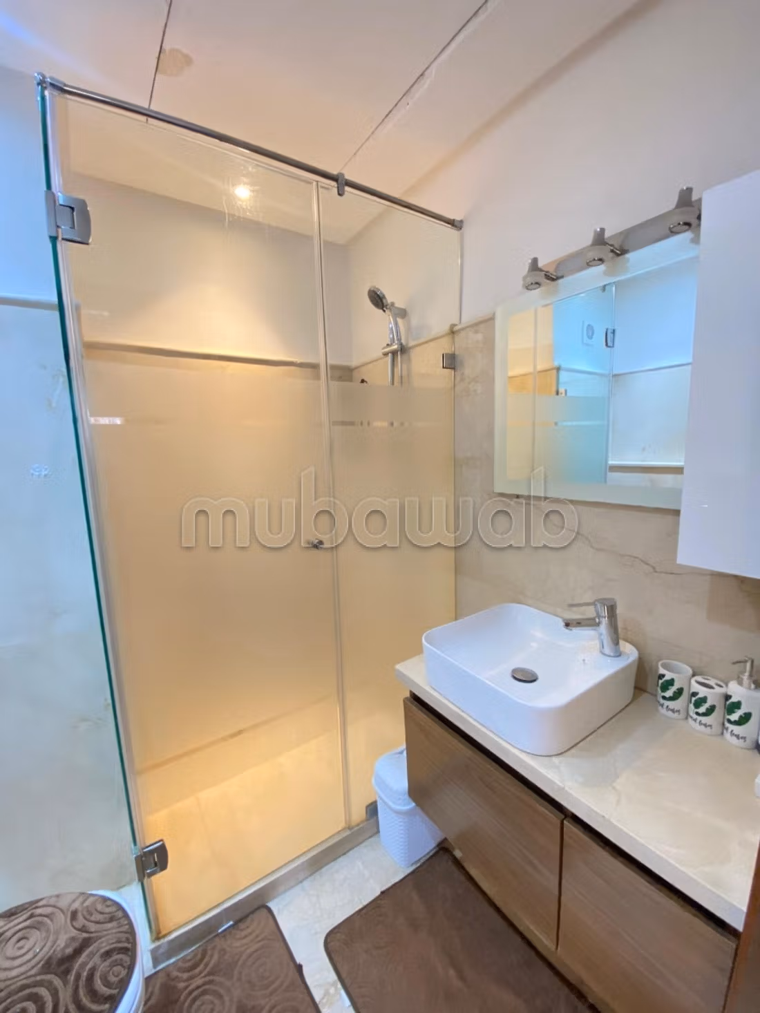 Appartement à louer à Route Casablanca.
Bien meublé — 4