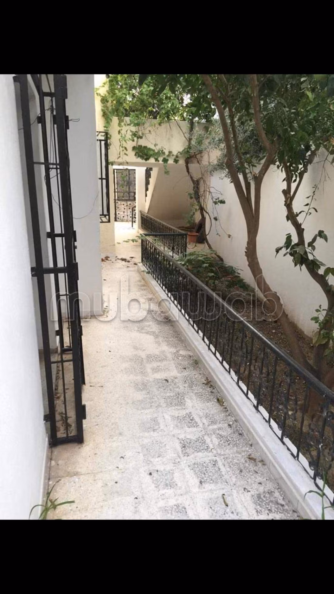 Maison de haut standing à vendre. 4 belles chambres. Belle terrasse et jardin