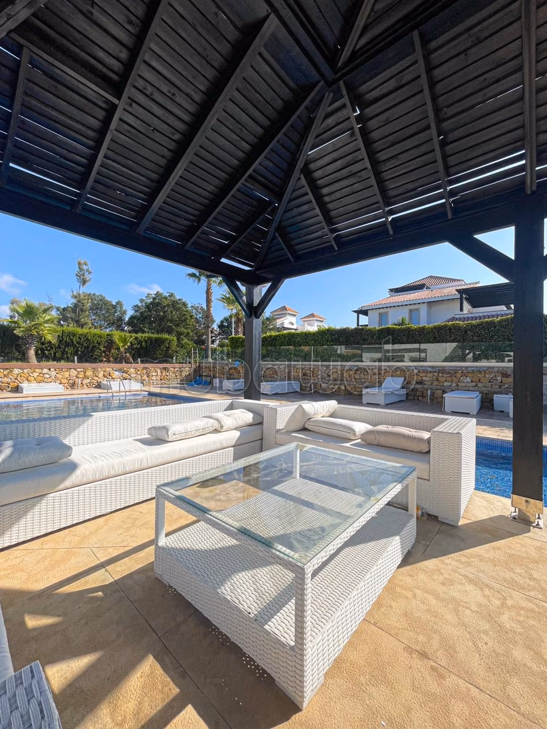 Villa 1500m Luxe Gemeubileerd in Achakar