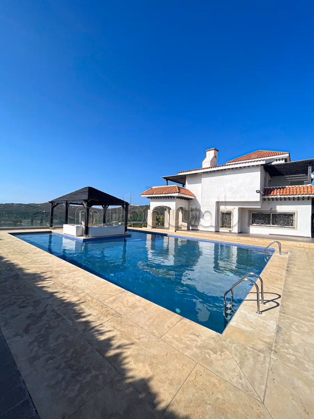 Villa 1500m Luxe Gemeubileerd in Achakar