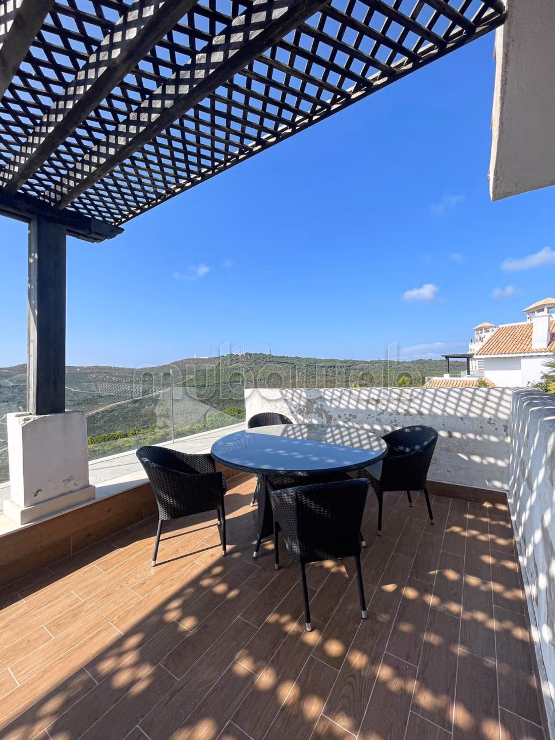 Villa 1500m Luxe Gemeubileerd in Achakar