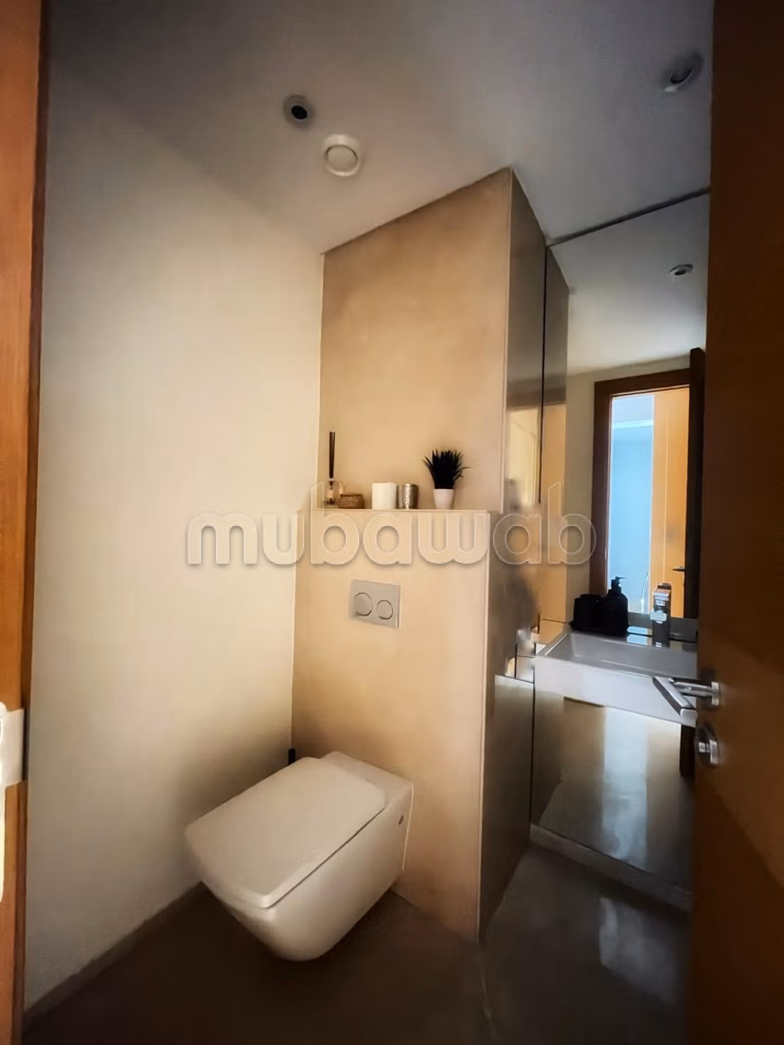 Beau STUDIO MEUBLÉ avec jardin privé à louer CFC — 4