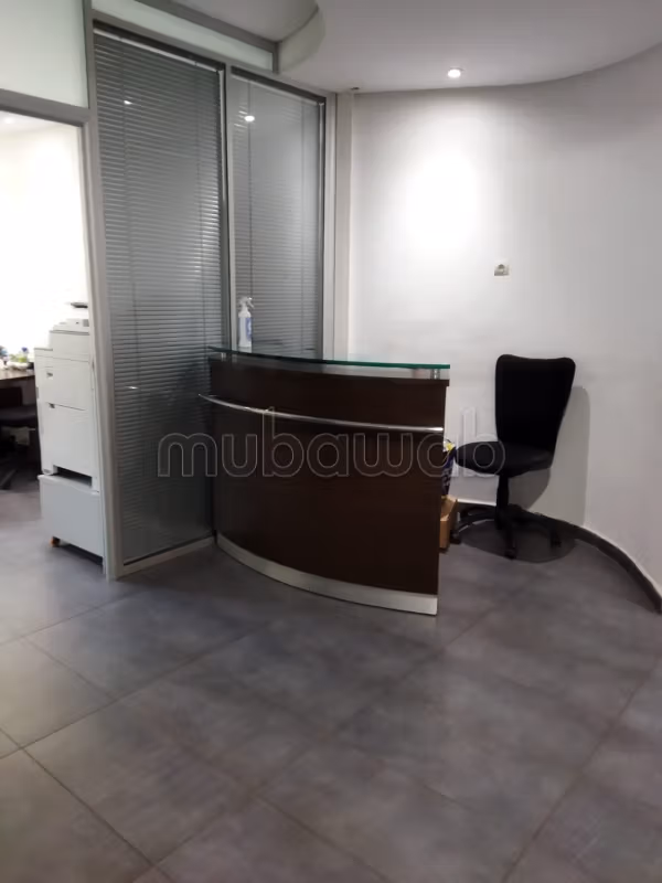 AV Med 6 Plateau bureau au 1er étage à louer