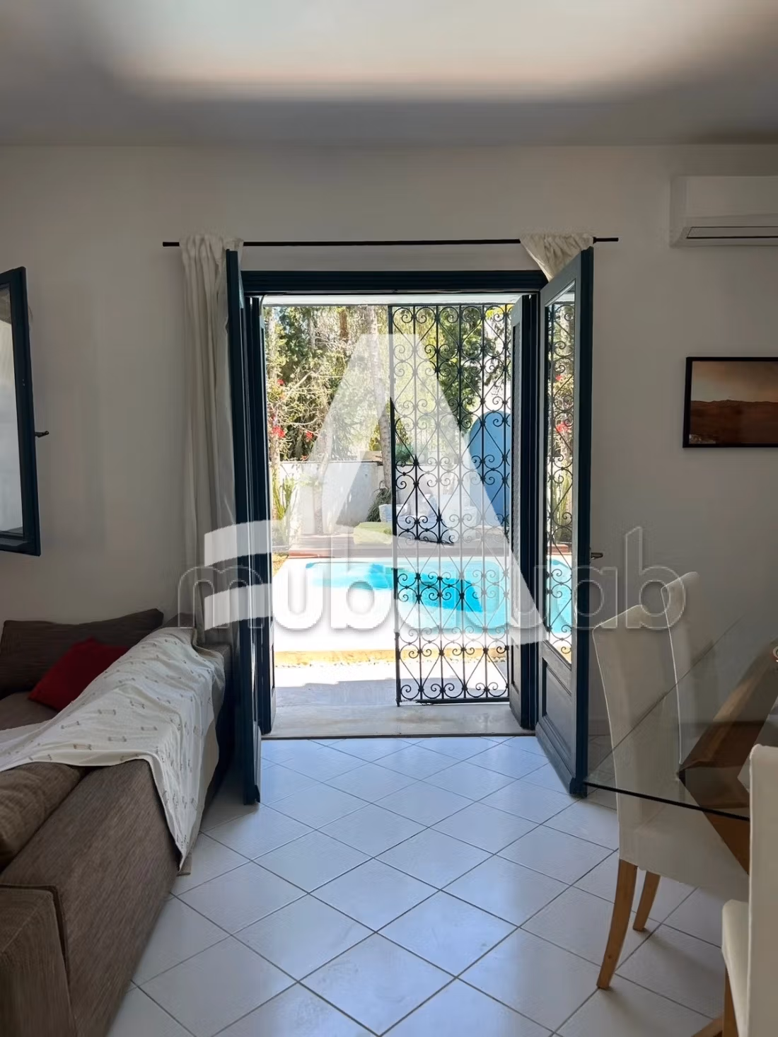 Duplex avec piscine meublé à Gammarth